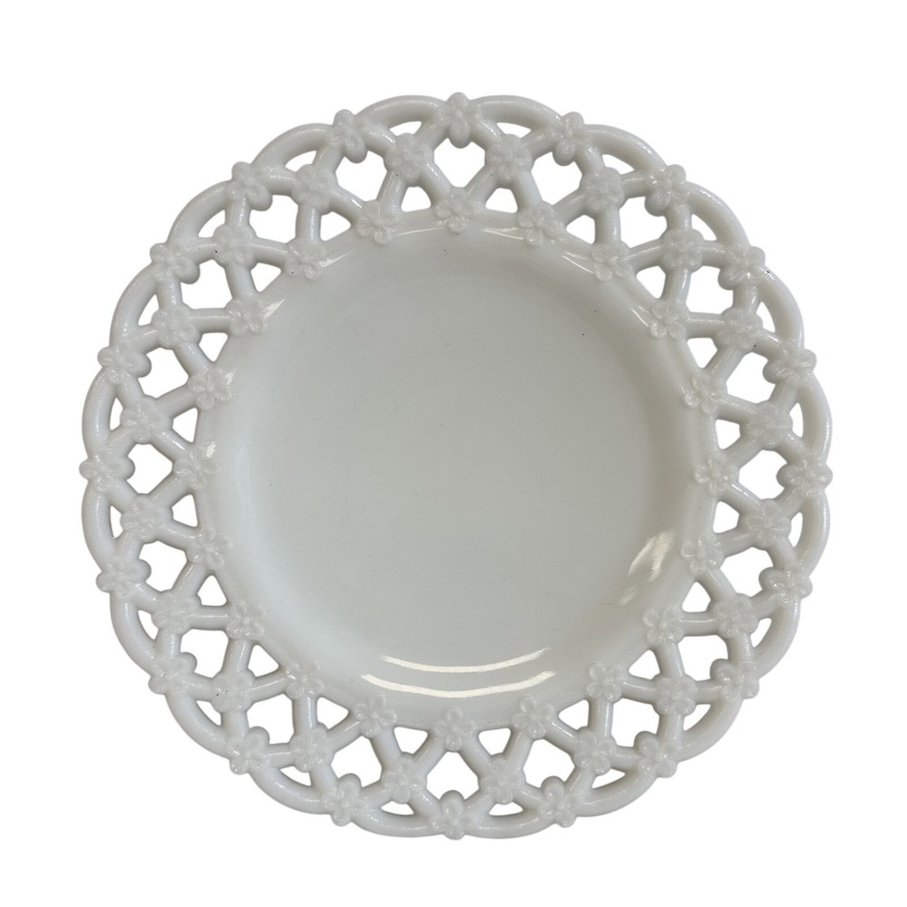 Vintage Westmoreland Milk Glass Forget Me Not Lace Edge‎ Plate 8.5in White